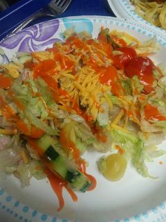 A picture of Salad with Ham and Avocado.