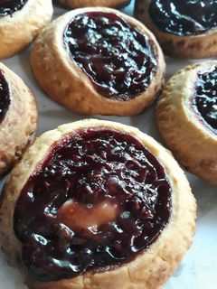 Omlós málnás mini pite recept fotója