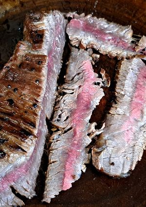 รูปของ Flank Steak ย่างเตาหินภูเขาไฟ