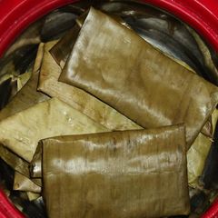 A picture of Ela Ada /Steamed Rice Parcel.