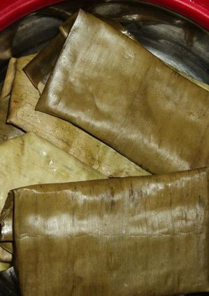 A picture of Ela Ada /Steamed Rice Parcel.