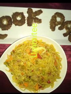 A picture of Ummitee's noodles with baked minced meat.
