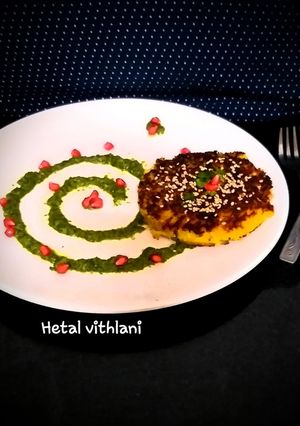 મિક્સ દાળ હાંડવો (mix dal handvo recipe in Gujarati) રેસીપી મુખ્ય ફોટો