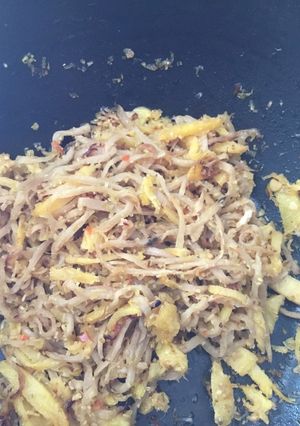 Hình của món Củ cải mặn xào sả khóm.