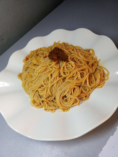 Spaghetti jollof ainihin hoton girkin