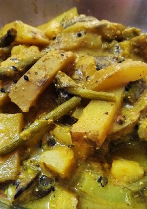 সজনে ডাঁটার তরকারি (sojne dantar torkari recipe in Bengali) রেসিপির প্রধান ছবি