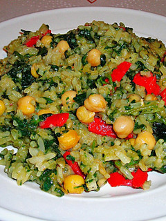 Una foto de Pilaf veggie con Ortiga Mayor, garbanzos y pimiento rojo