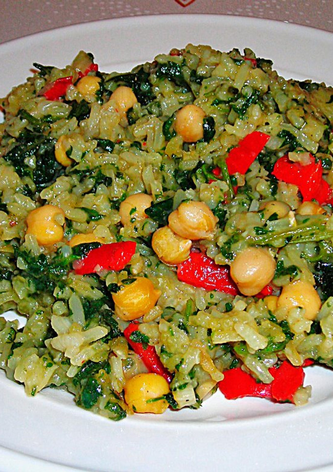 Una foto de Pilaf veggie con Ortiga Mayor, garbanzos y pimiento rojo
