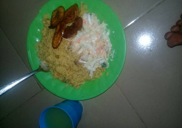 Fried rice and plantain with cucumber and ginger drink