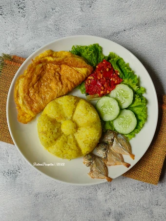 Cara Mudah Membikin Resep  Nasi Kuning Super Praktis yang Bisa Manjain Lidah, Enak Banget