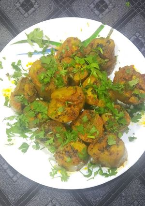 ભરેલા રીંગણ (Bharela Ringan Recipe In Gujarati) રેસીપી મુખ્ય ફોટો