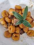 Gnocchetti di zucca funghi e noci