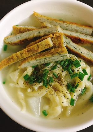 Hình của món Bánh canh chả cá hông giống ai.