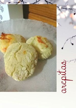 Una foto de Arepas con batata y corazón de queso❣