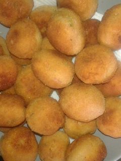 Una foto de Albóndigas de pollo y pavo con queso