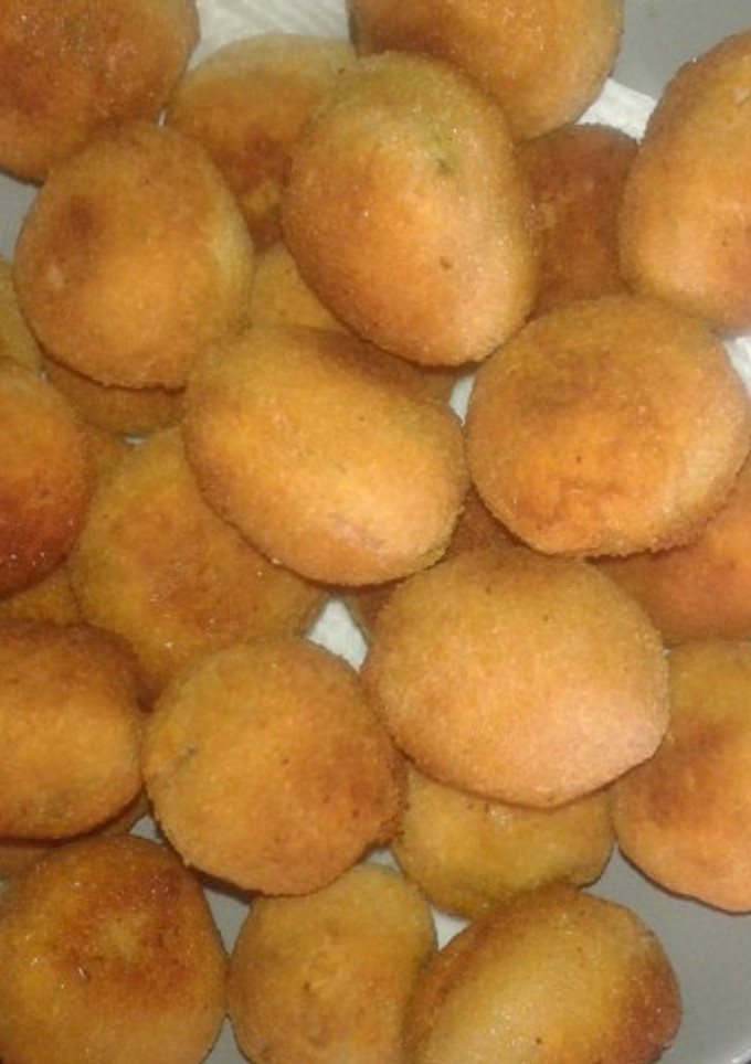 Una foto de Albóndigas de pollo y pavo con queso