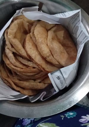 अजवाइन पूरी (Ajwain Puri recipe in hindi) रेसिपी मुख्य फोटो