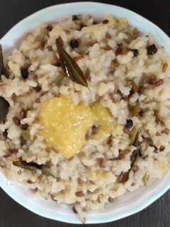 காரா பொங்கல் (Spicy pongal) (Kaara pongal recipe in tamil) செய்முறை முக்கிய புகைப்படம்