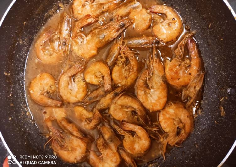 Recipe of Perfect Buttered garlic Prawn w/sprite and hoisin sauce