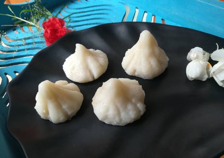 Cashew stuffed modak