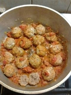 Una foto de Albóndigas de carne con salsa (sin freír)