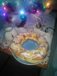 Una foto de Roscón de reyes sin masa madre