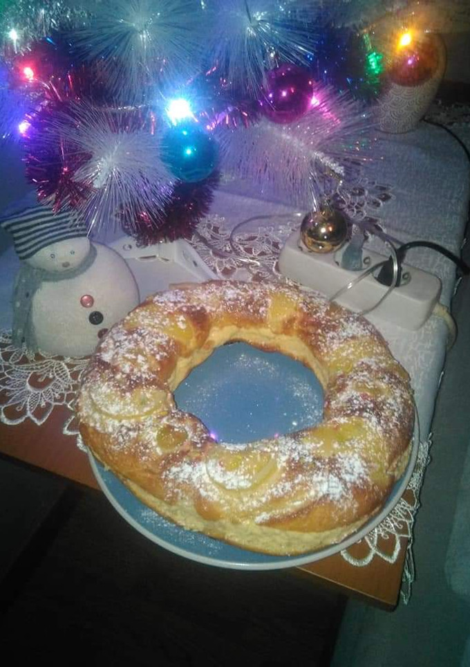 Una foto de Roscón de reyes sin masa madre