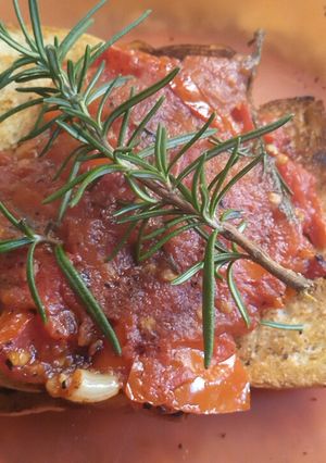 A picture of Tomato Toast.