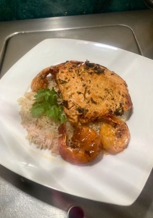 Una foto de "Salmón a la mexicana con vinagreta de cilantro"
