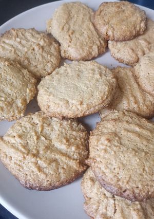 Una foto de Galletitas sin harina de pasta de maní y coco
