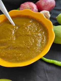 कच्चे आम की चटनी (kacche aam ki chutney recipe in Hindi) रेसिपी मुख्य फोटो