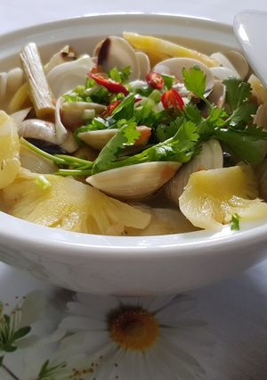 Hình của món Nghêu nấu ngót.