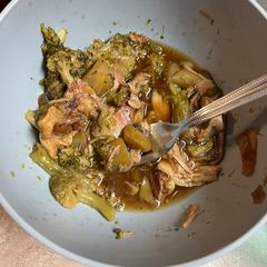 A picture of Insta-Pot Chicken and Broccoli.