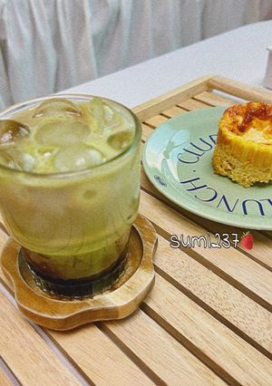 Hình của món Matcha Shot Latte.
