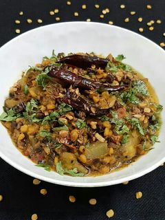 अचारी लौकी चना दाल (achari lauki chana dal recipe in Hindi) रेसिपी मुख्य फोटो