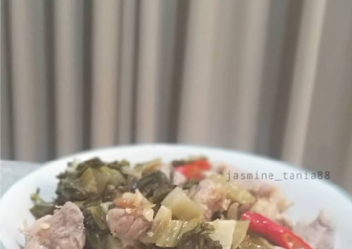 Babi Cah Sayur Asin