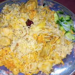A picture of Chicken Chana pulao.