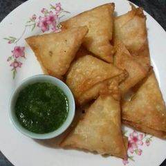 A picture of Mince Samosas.