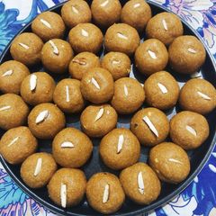 Besan ke laddo A picture of Besan ke laddo.