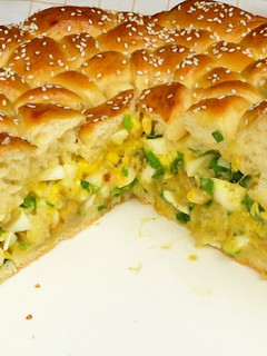 Фото Дрожжевой пирог с зеленым луком и яйцом | Yeast pie with green onions and egg.