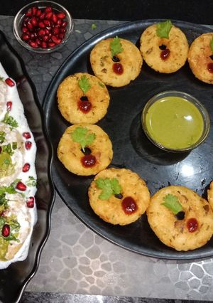 A picture of Barnyard Millet / Sama Rice dahi vada.