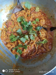 ગાંઠીયા નું શાક(gathiya nu shaak recipe in gujarati) રેસીપી મુખ્ય ફોટો