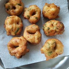 Urad Dal vada A picture of Urad Dal vada.
