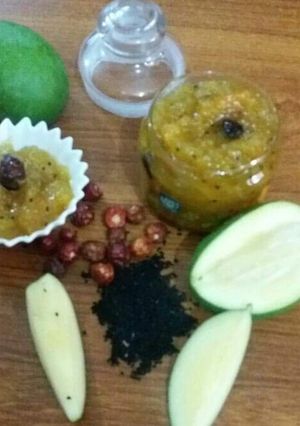 A picture of ✡🔴✡KHATTI MEETHI KAREE KI CHUTNEY(raw mango).
