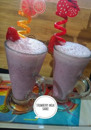 A picture of Strawberry 🍓 milkshake.
