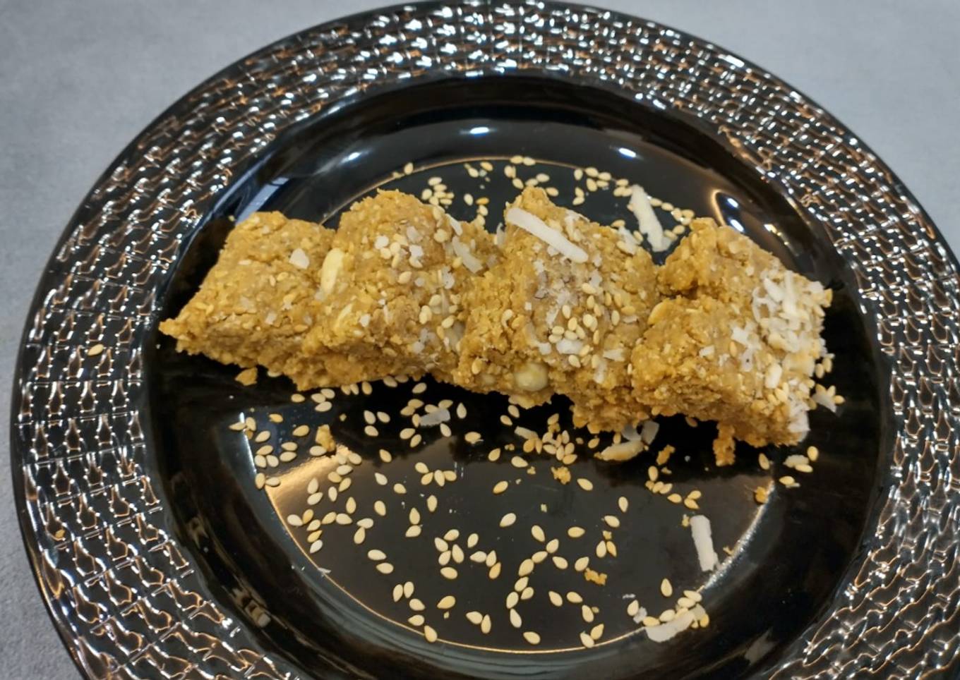 Recipe of Ultimate Sesame seeds barfi (Tilachi vadi)