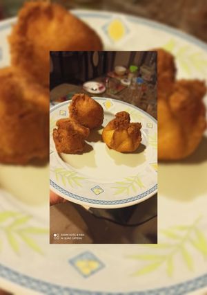 A picture of Cheese ball in bread.