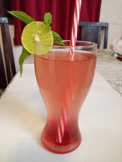 A picture of Rose Lemonade.