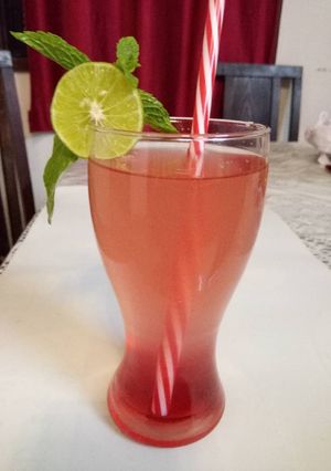A picture of Rose Lemonade.