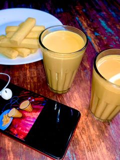 ஹைதராபாத் இரானி டீ (Hyderabad irani tea recipe in tamil) செய்முறை முக்கிய புகைப்படம்
